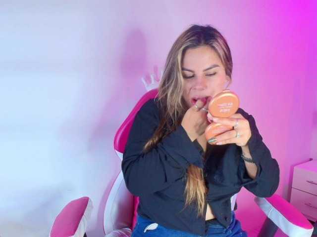 Lia-adams's BongaCams show and profile