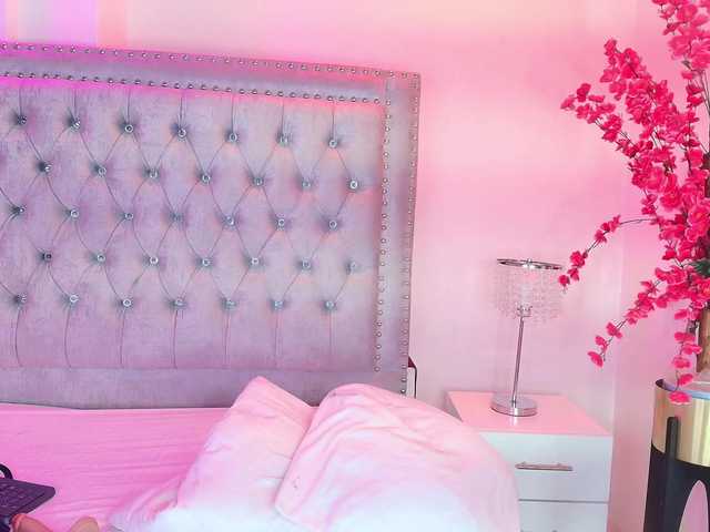 Lia-adams's BongaCams show and profile