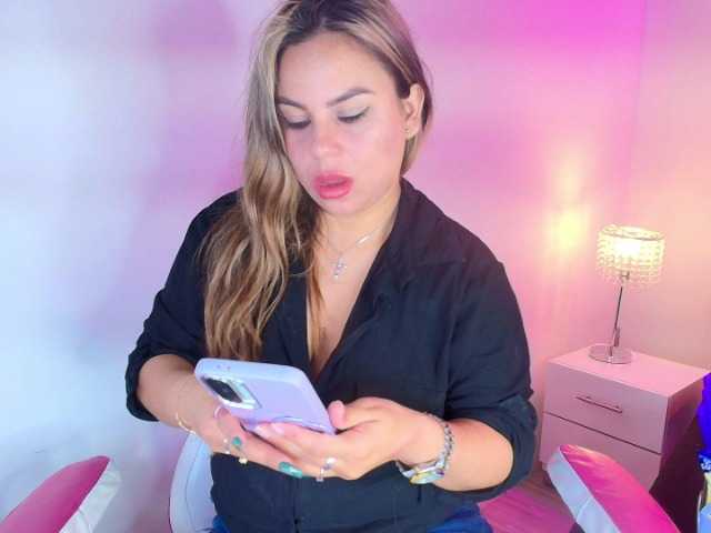 Lia-adams's BongaCams show and profile