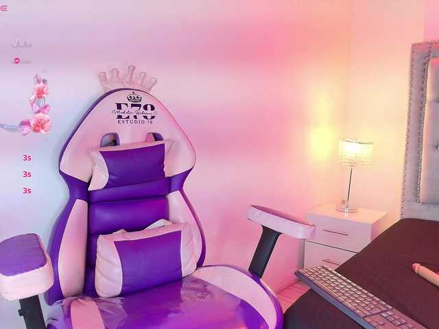 Lia-adams's BongaCams show and profile