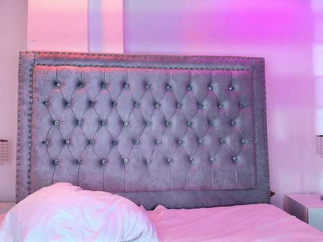 Lia-adams's BongaCams show and profile