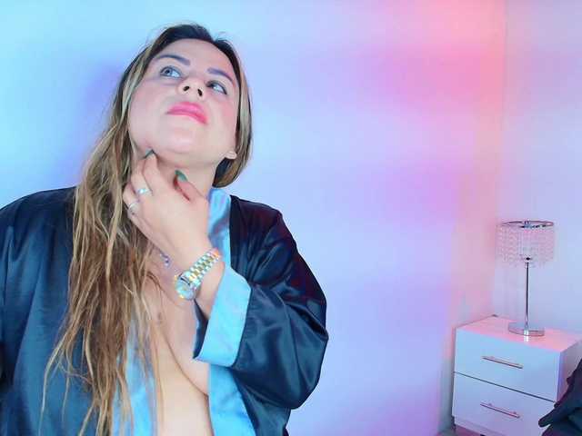 Lia-adams's BongaCams show and profile