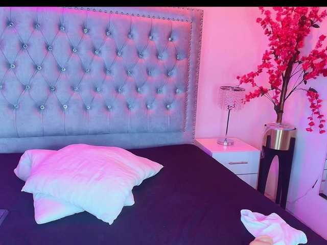 Lia-adams's BongaCams show and profile