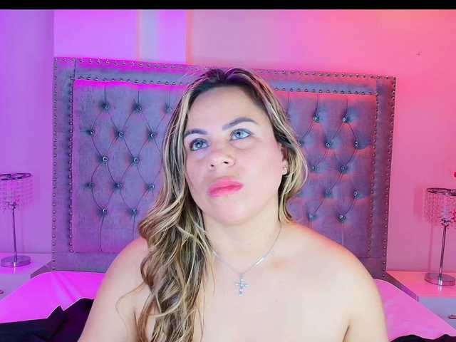 Lia-adams's BongaCams show and profile