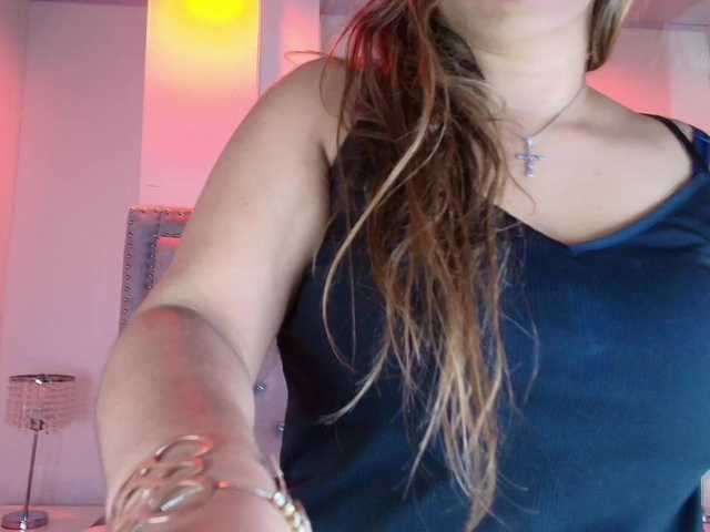 Lia-adams's BongaCams show and profile