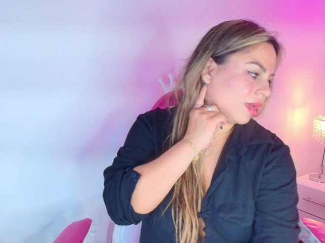 Lia-adams's BongaCams show and profile