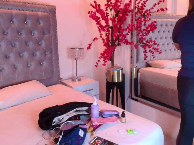 Lia-adams's BongaCams show and profile