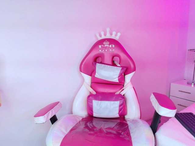 Lia-adams's BongaCams show and profile