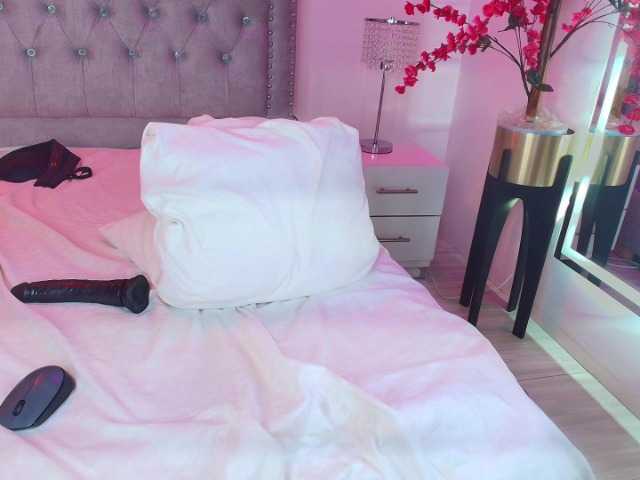 Lia-adams's BongaCams show and profile