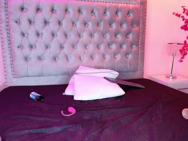 Lia-adams's BongaCams show and profile