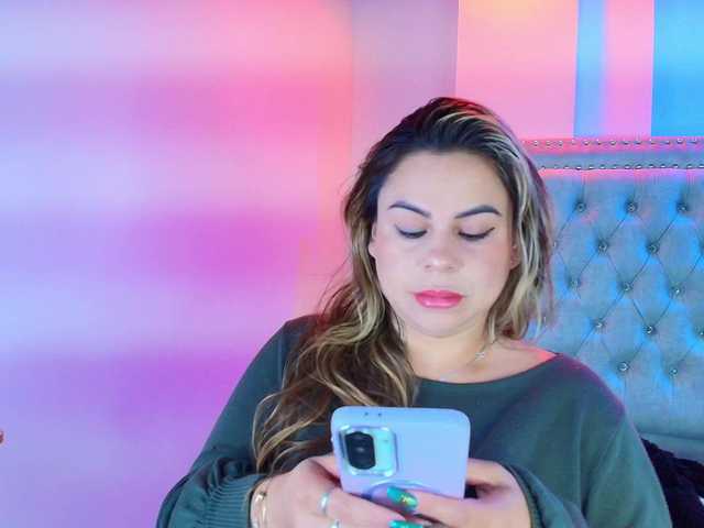 Lia-adams's BongaCams show and profile