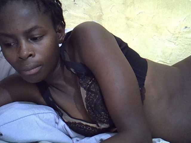 Sweetpussie Live Cam and Statistics on UnifiedCams