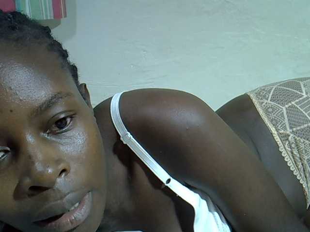 Sweetpussie's BongaCams show and profile