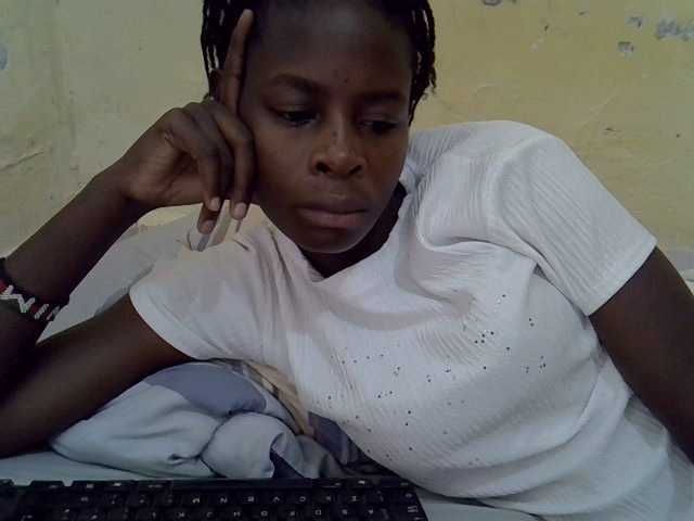 Sweetpussie webcam bongacams model stream image