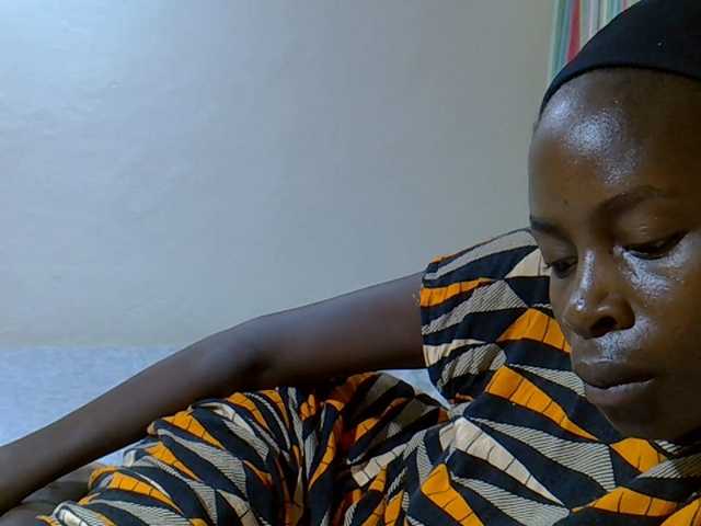 Sweetpussie webcam bongacams model stream image