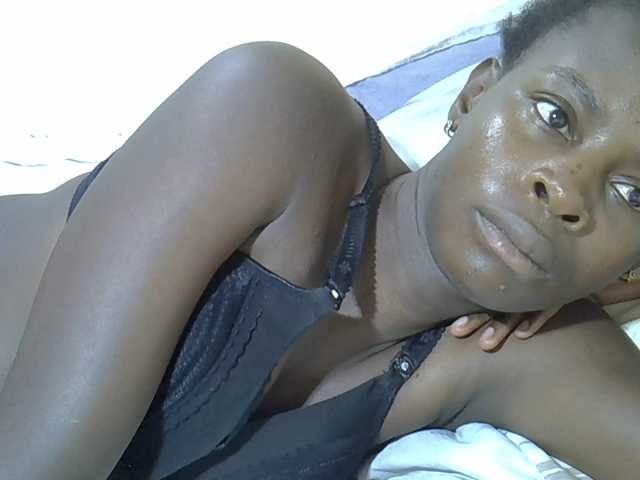 Sweetpussie's BongaCams show and profile