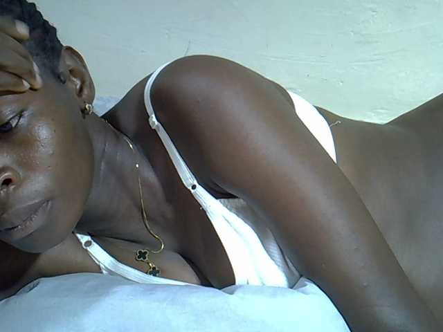 Sweetpussie's BongaCams show and profile