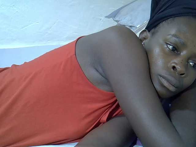 Sweetpussie's BongaCams show and profile