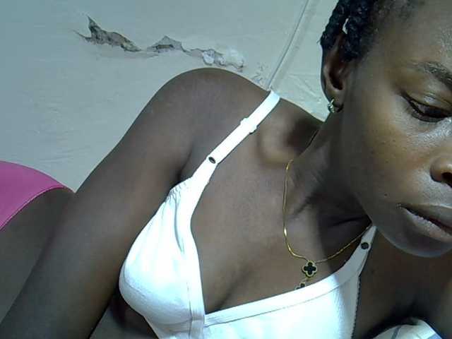 Sweetpussie's BongaCams show and profile