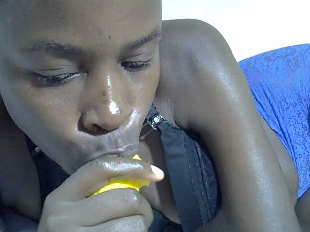 Sweetpussie's BongaCams show and profile