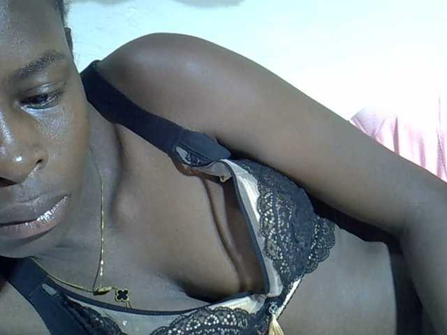 Sweetpussie's BongaCams show and profile