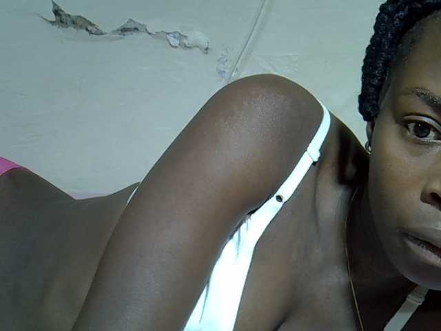 Sweetpussie's BongaCams show and profile