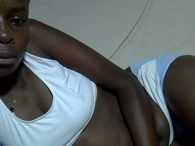 Sweetpussie live cam profile