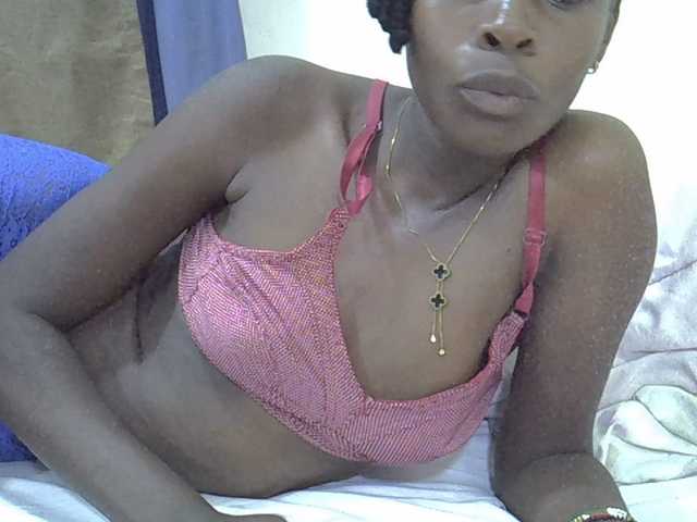 Sweetpussie's BongaCams show and profile