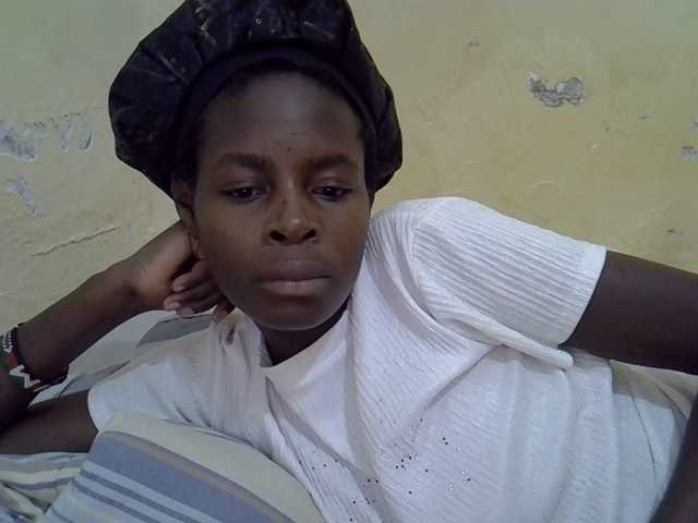 Sweetpussie webcam bongacams model stream image