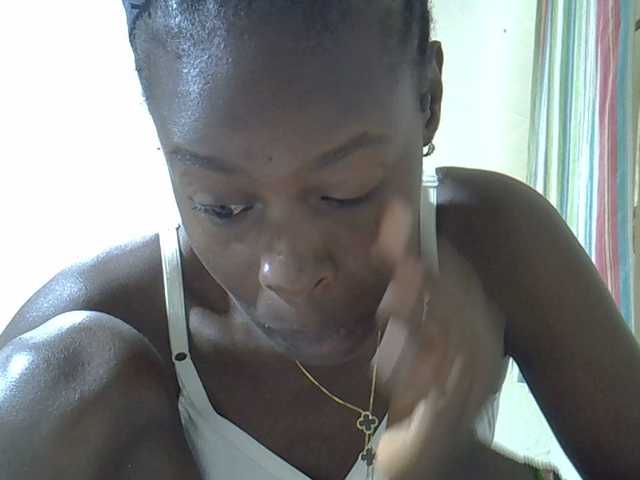 Sweetpussie's BongaCams show and profile