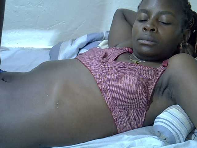 Sweetpussie webcam bongacams model stream image