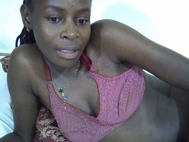 Sweetpussie's BongaCams show and profile