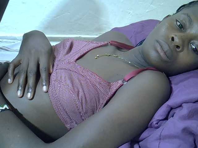 Sweetpussie's BongaCams show and profile