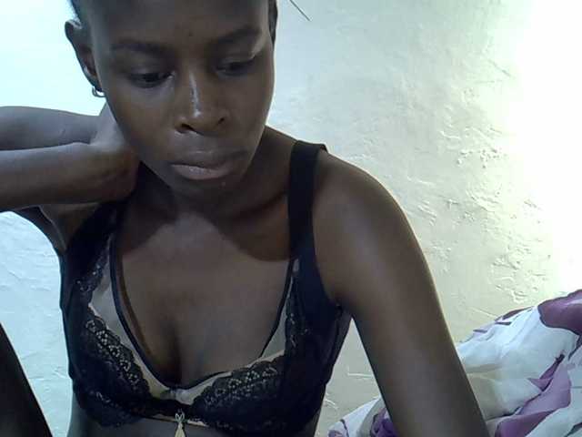 Sweetpussie's BongaCams show and profile