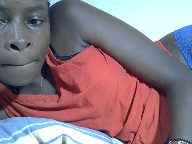 Sweetpussie's BongaCams show and profile