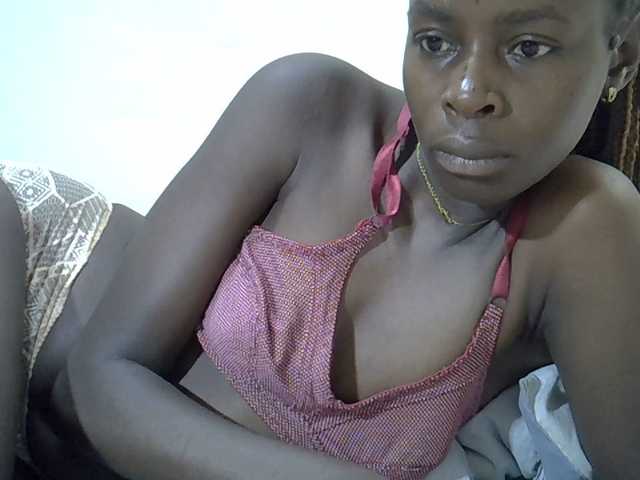 Sweetpussie webcam bongacams model stream image