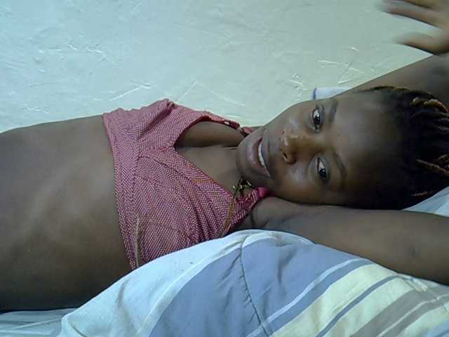 Sweetpussie webcam bongacams model stream image