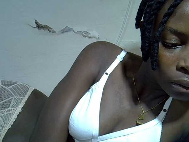 Sweetpussie's BongaCams show and profile