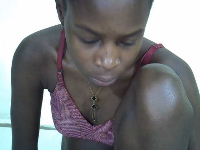 Sweetpussie's BongaCams show and profile