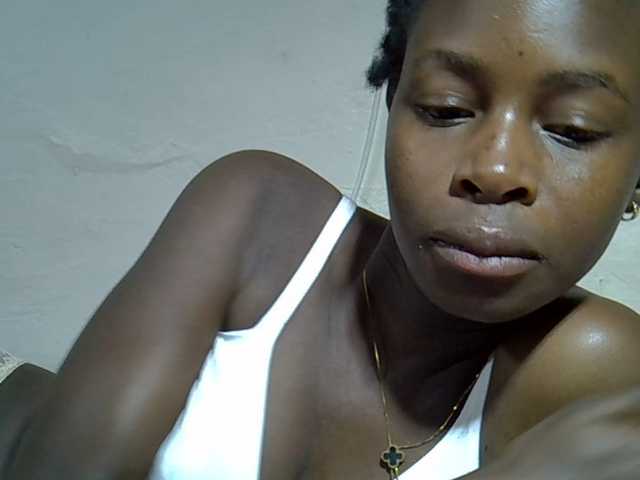 Sweetpussie's BongaCams show and profile