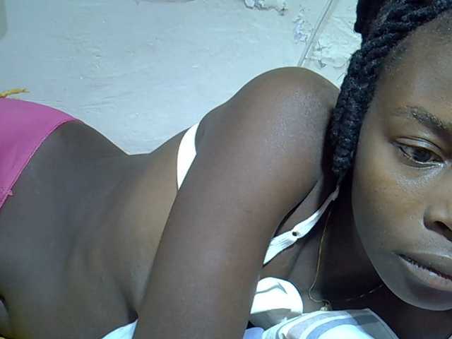 Sweetpussie's BongaCams show and profile