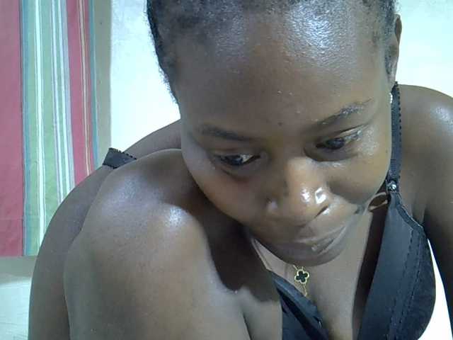 Sweetpussie's BongaCams show and profile