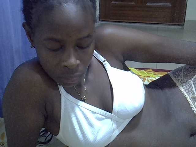 Sweetpussie's BongaCams show and profile