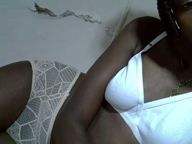 Sweetpussie's BongaCams show and profile