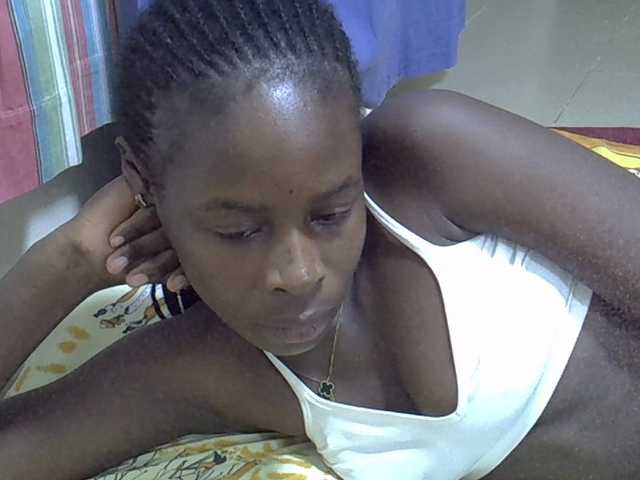 Sweetpussie live cam profile