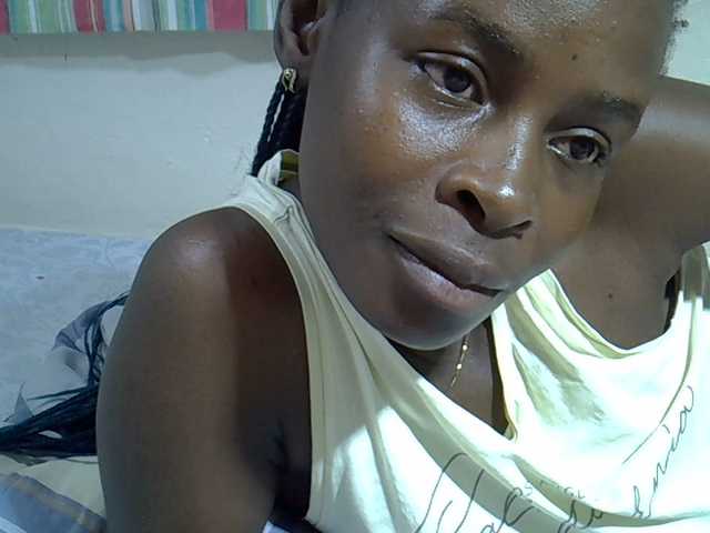 Sweetpussie's BongaCams show and profile