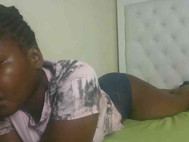 Sexyicey webcam
