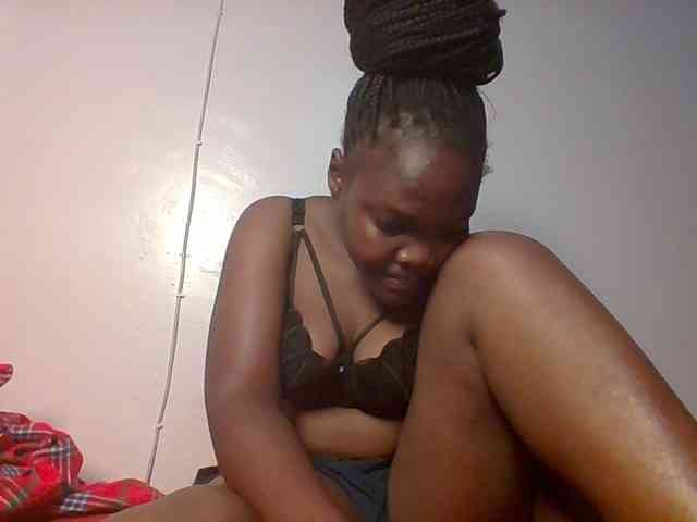 Sexyicey Live Webcam on BongaCams