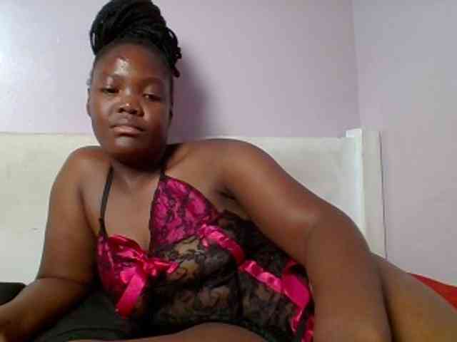 Sexyicey Live Webcam on BongaCams