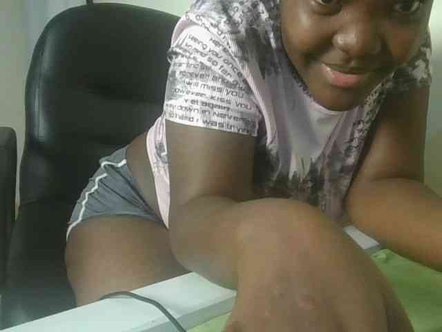 Sexyicey webcam